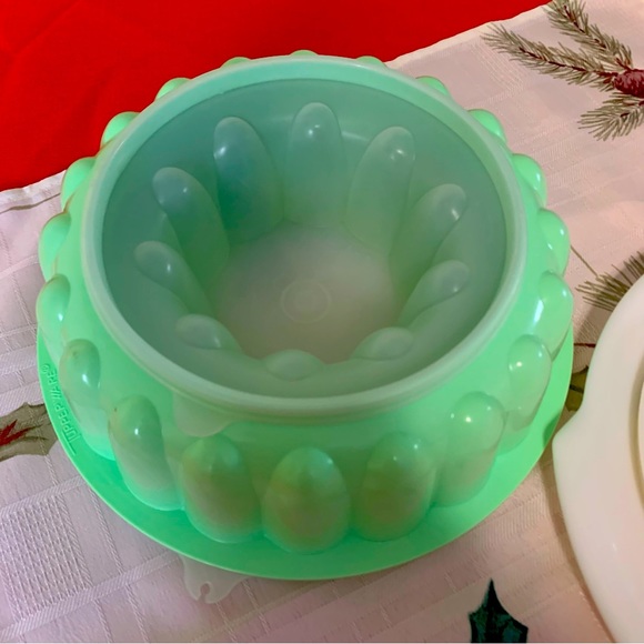 Vintage Tupperware Jello Molds - Picture 3 of 8